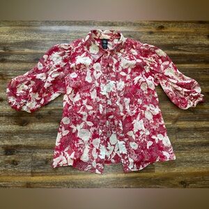 light quarter-sleeve button-up